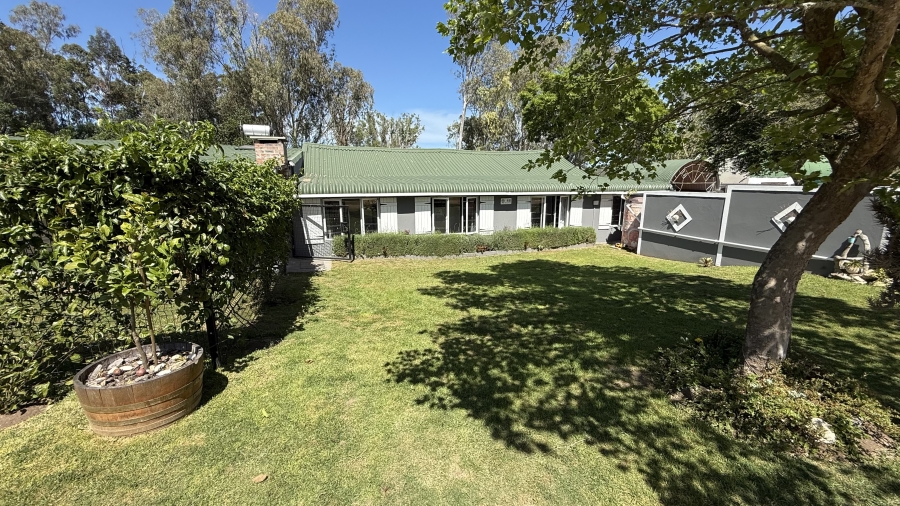 4 Bedroom Property for Sale in Stilbaai Oos Western Cape